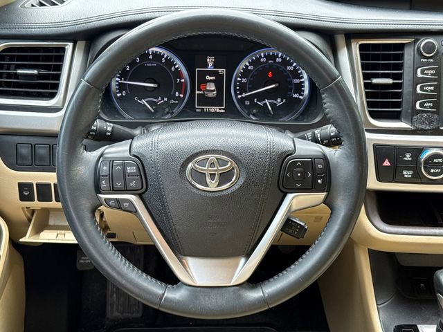 Used 2016 Toyota Highlander XLE FWD image 14