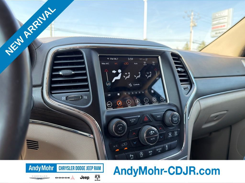 Used 2017 Jeep Grand Cherokee Overland AWD/4WD image 28