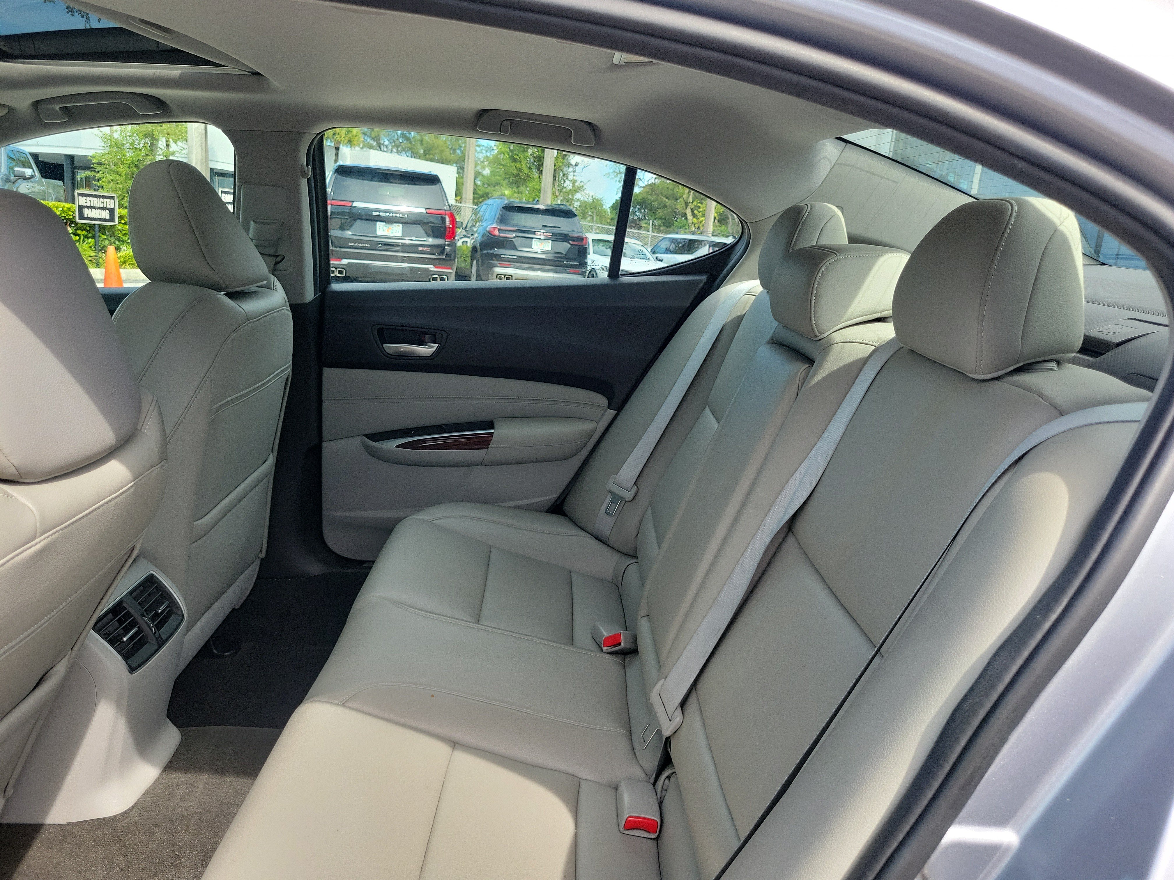 Used 2016 Acura TLX V6 FWD image 13