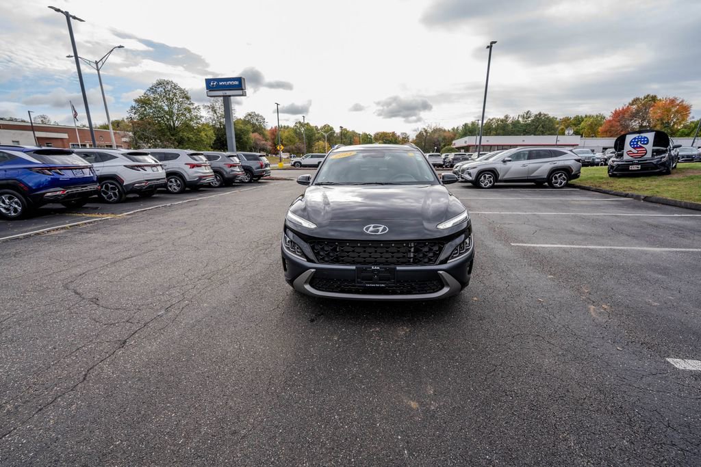Used 2023 Hyundai Kona Limited image 2