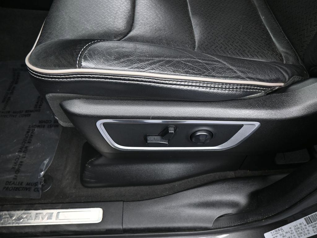 Used 2020 RAM 1500 Laramie w/ Sport Appearance Package image 15