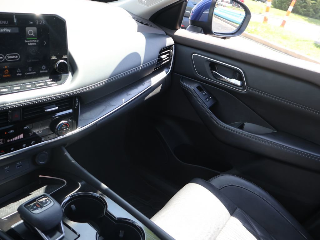 Used 2021 Nissan Rogue Platinum AWD/4WD image 25