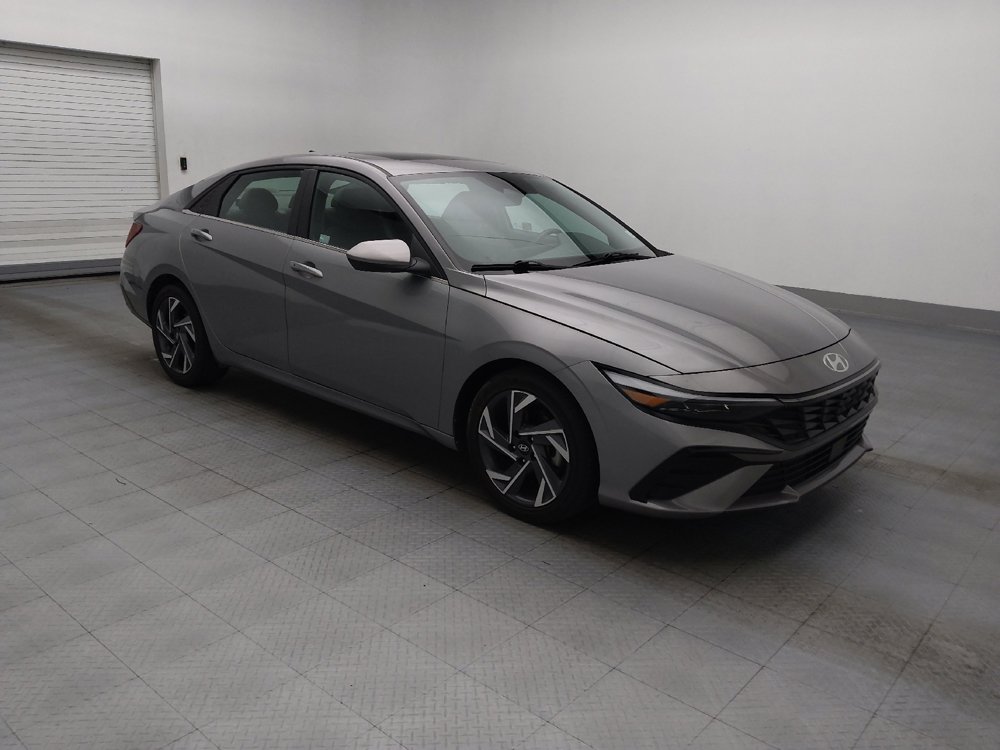 Used 2025 Hyundai Elantra SEL FWD image 11