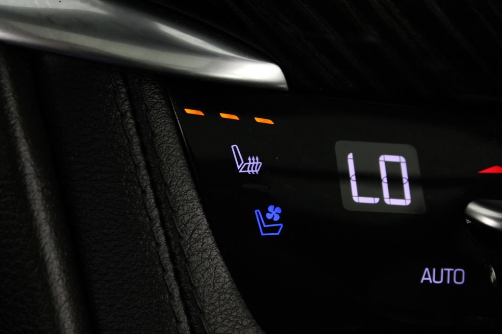 Used 2023 Cadillac XT6 Premium Luxury FWD image 25