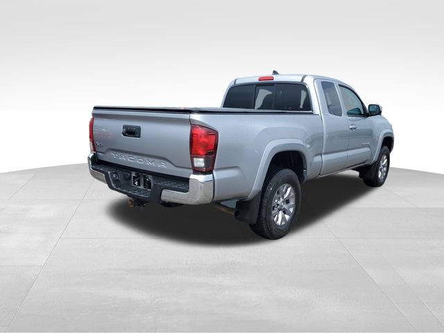 Used 2019 Toyota Tacoma SR5 w/ SR5 Appearance Package (SM) AWD/4WD image 4