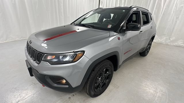 Used 2024 Jeep Compass Trailhawk image 7