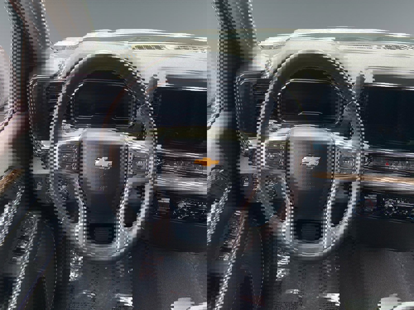 Used 2025 Chevrolet Silverado 1500 LT image 12