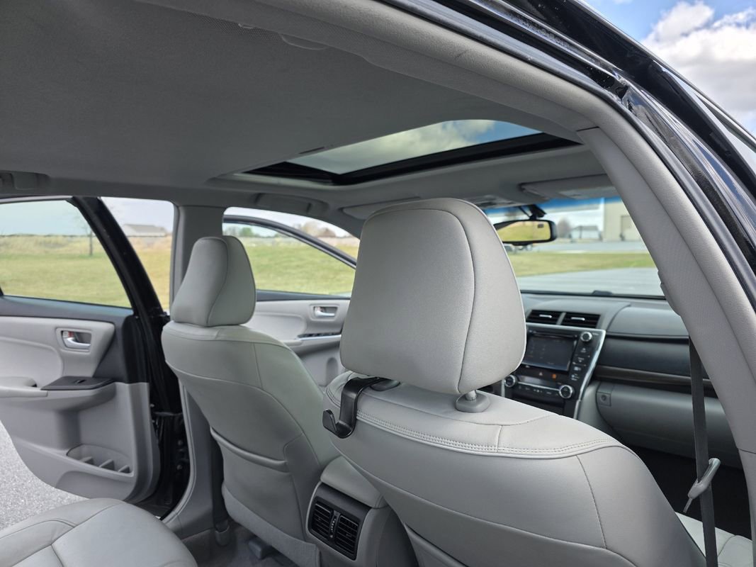 Used 2015 Toyota Camry XLE image 16