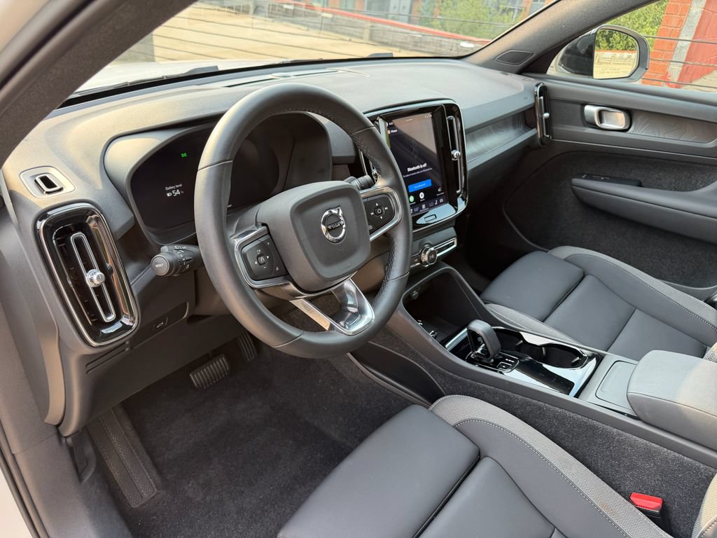 Certified 2023 Volvo C40 Recharge Core w/ Climate Package AWD/4WD image 8