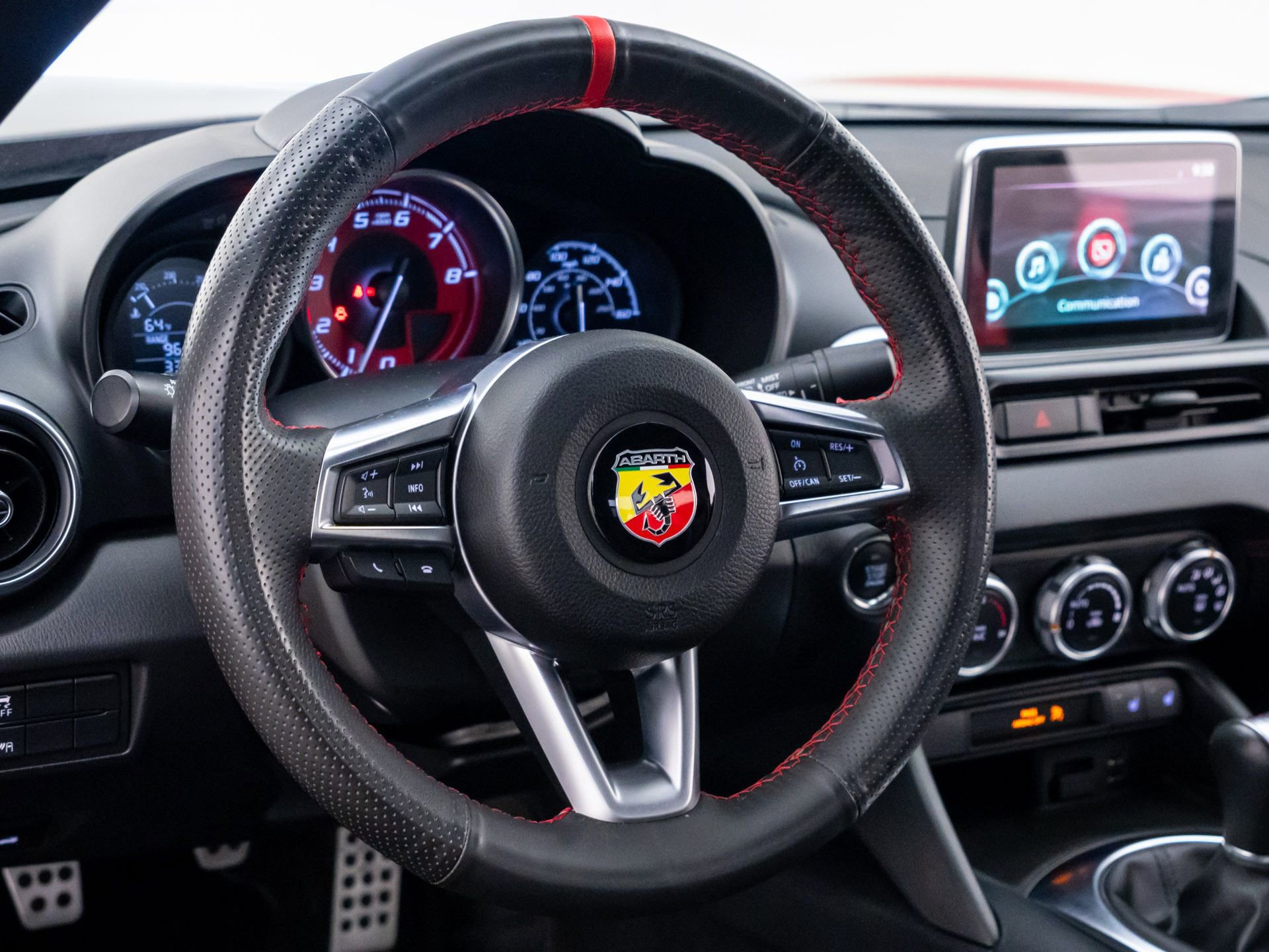 Used 2018 FIAT 124 Spider Abarth w/ Convenience Group RWD image 12