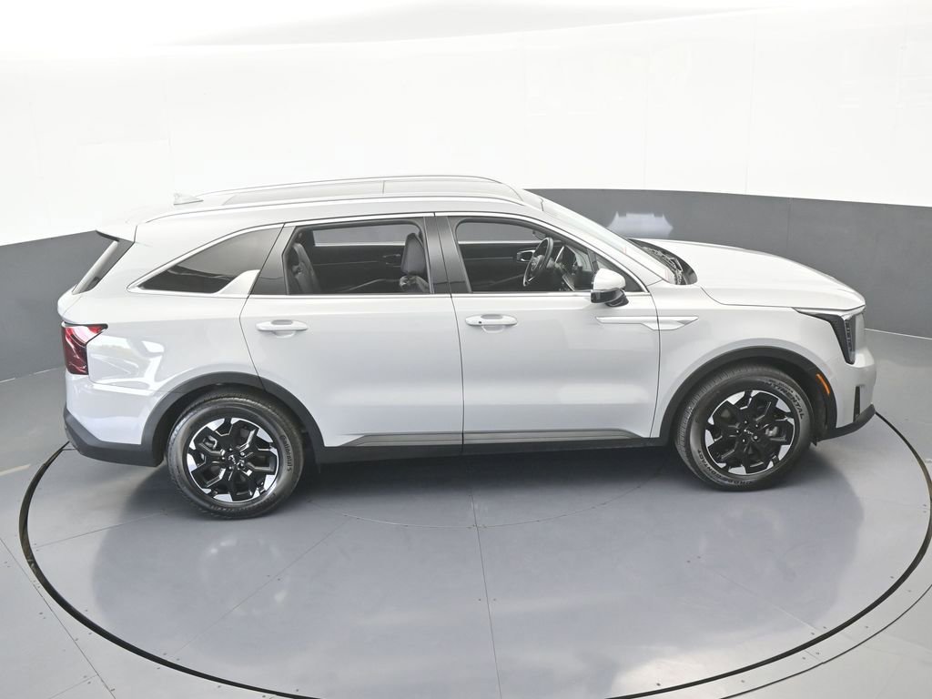 Used 2025 Kia Sorento S w/ Panoramic Sunroof Package image 16