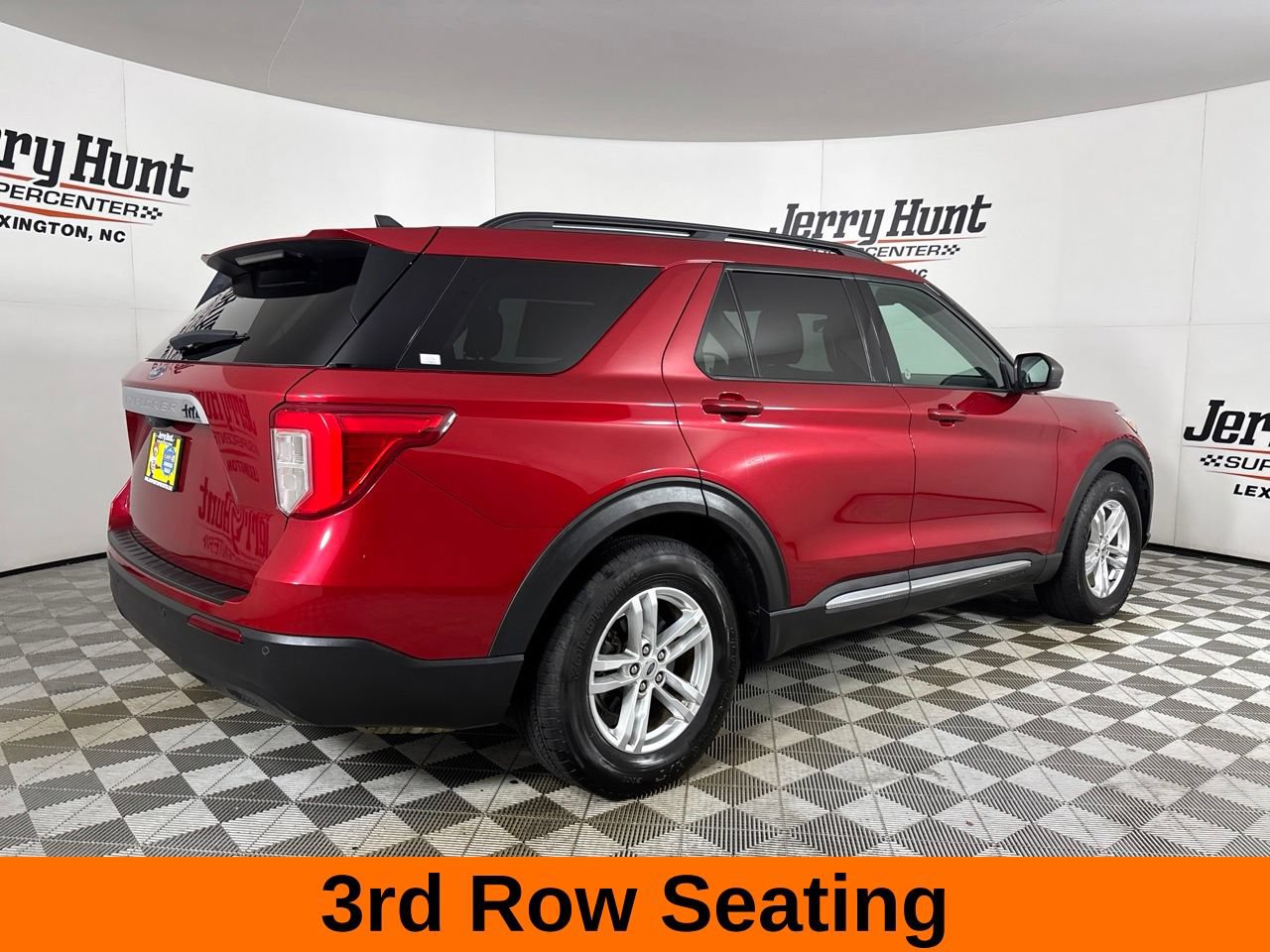 Used 2021 Ford Explorer XLT RWD image 5