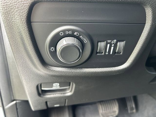 Certified 2023 Jeep Grand Cherokee Altitude AWD/4WD image 17