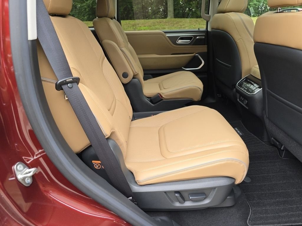 New 2025 INFINITI QX80 Luxe image 29