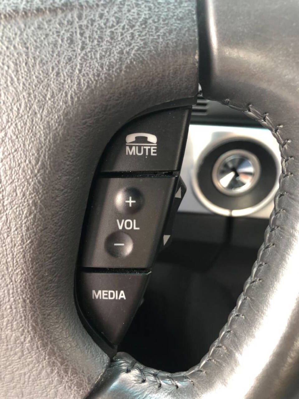 Used 2002 Ford Thunderbird Deluxe image 14