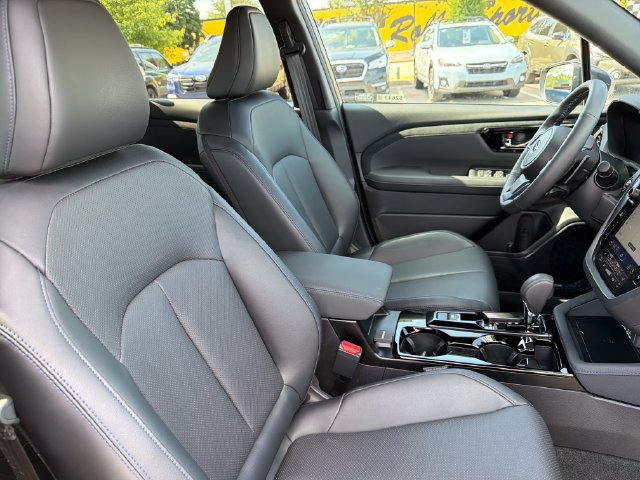 Used 2026 Subaru Forester Limited AWD/4WD image 25