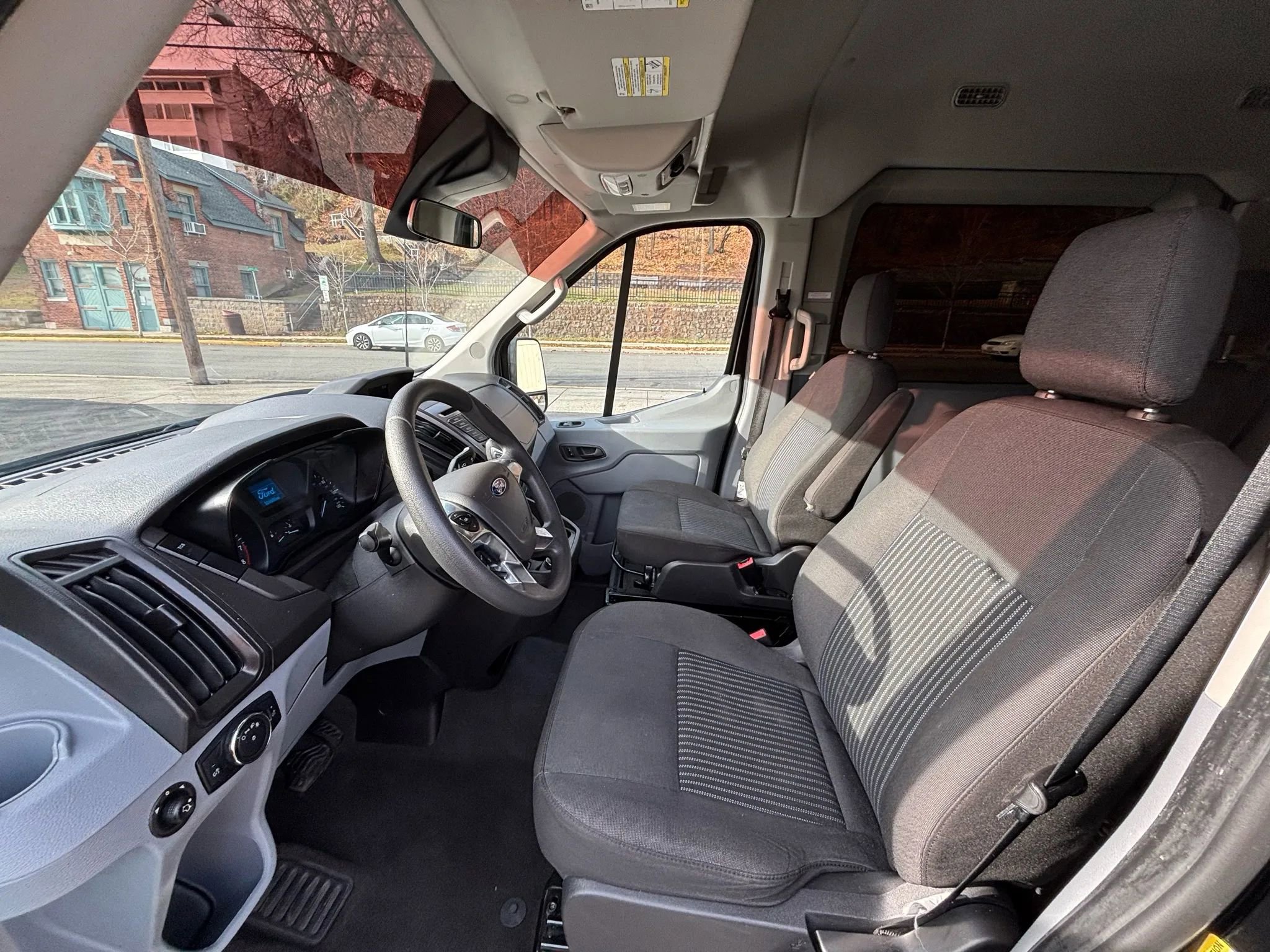 Used 2019 Ford Transit 350 XLT image 13