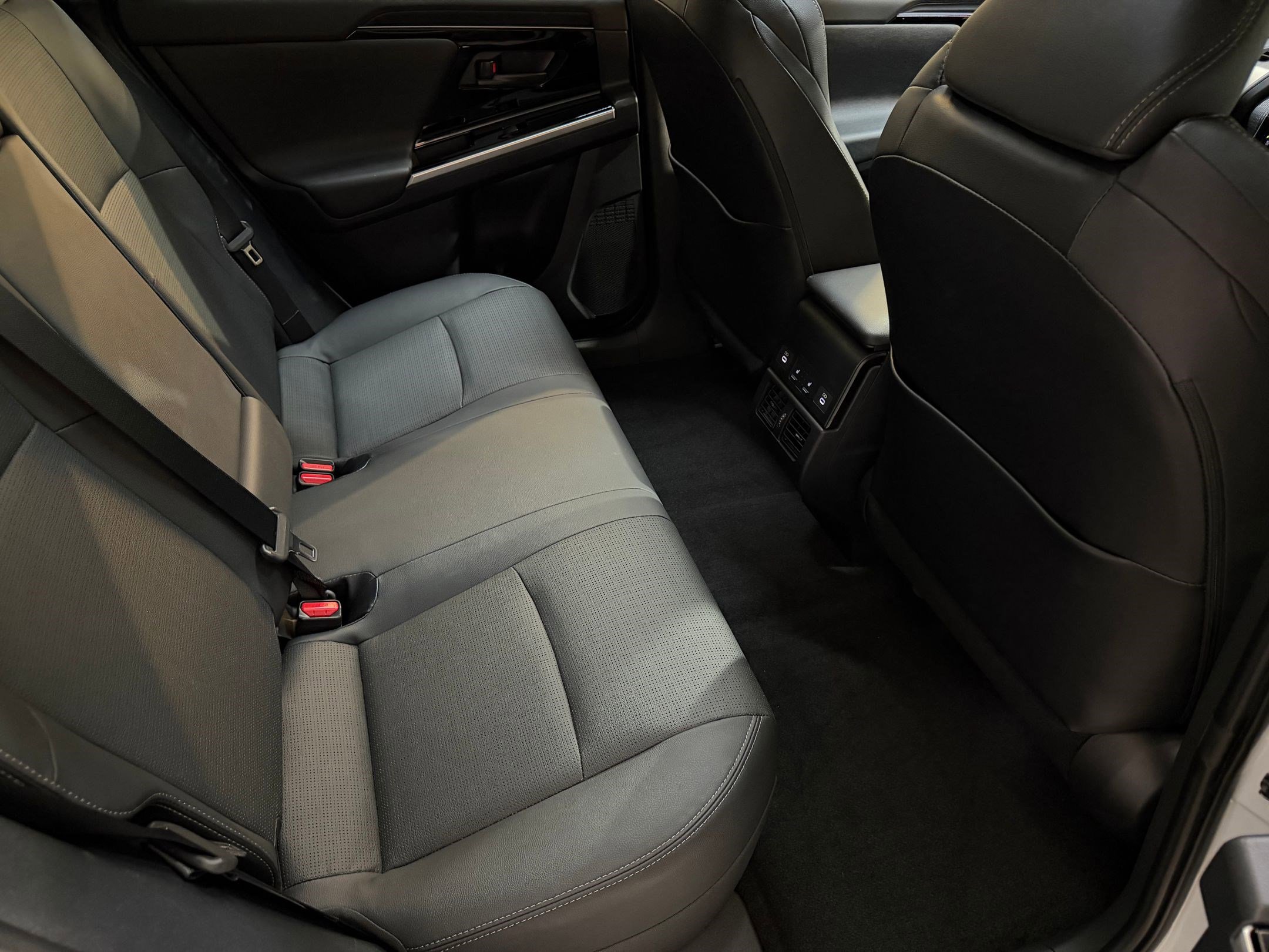 Used 2024 Subaru Solterra Touring w/ Touring Package image 47