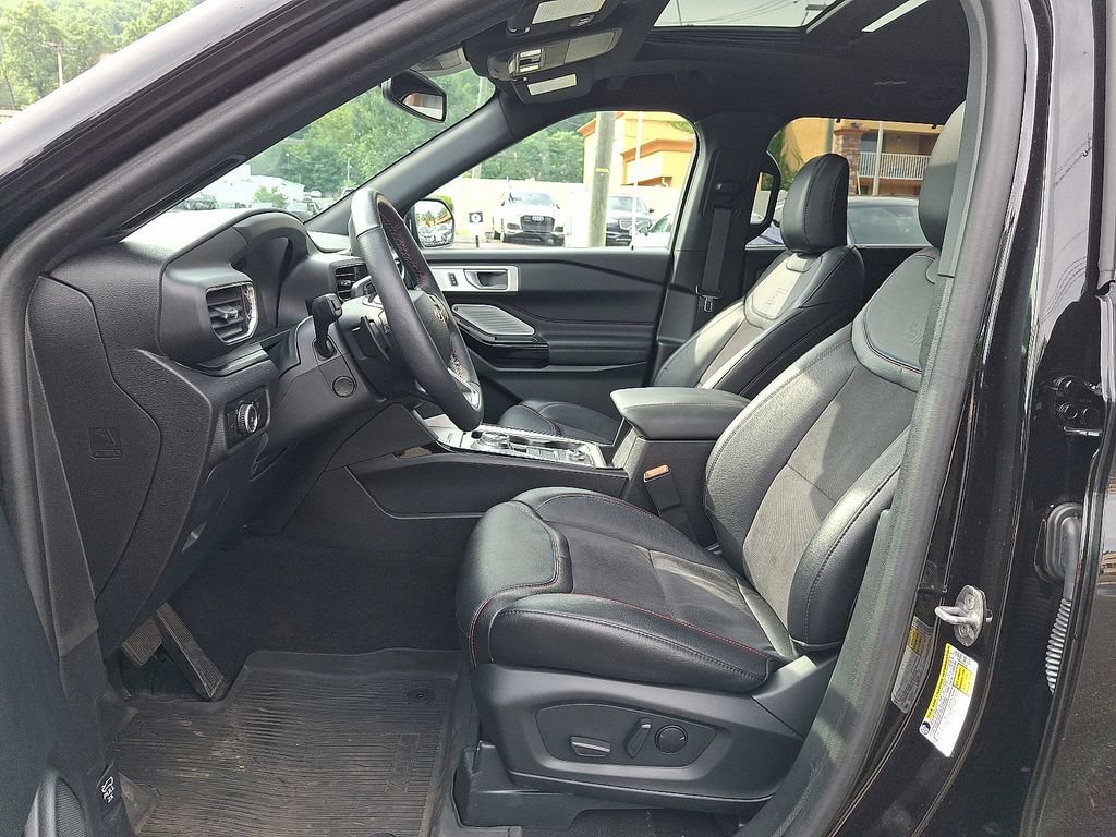 Used 2024 Ford Explorer ST w/ Equipment Group 401A AWD/4WD image 14