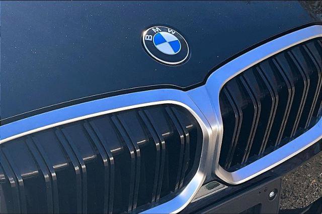 Used 2023 BMW 330i xDrive Sedan w/ Driving Assistance Package image 31