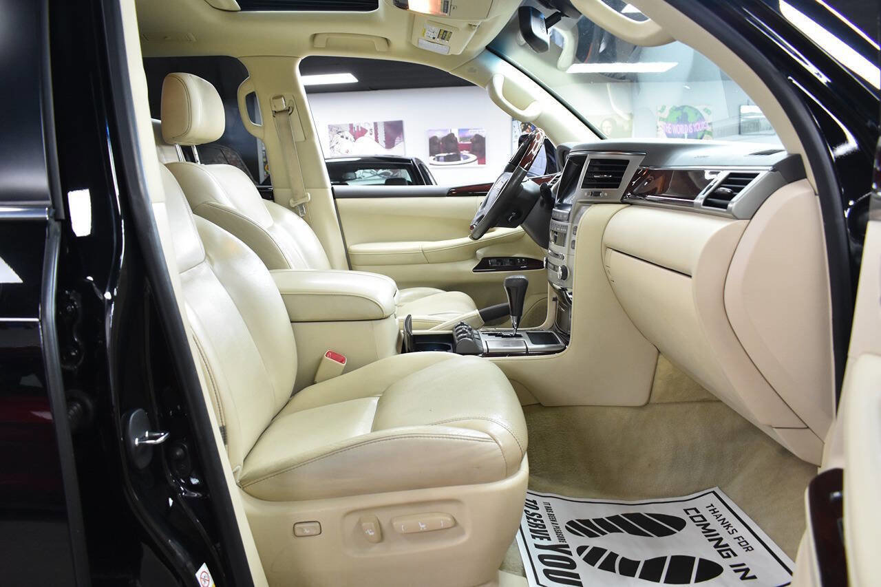 Used 2015 Lexus LX 570 4WD image 23