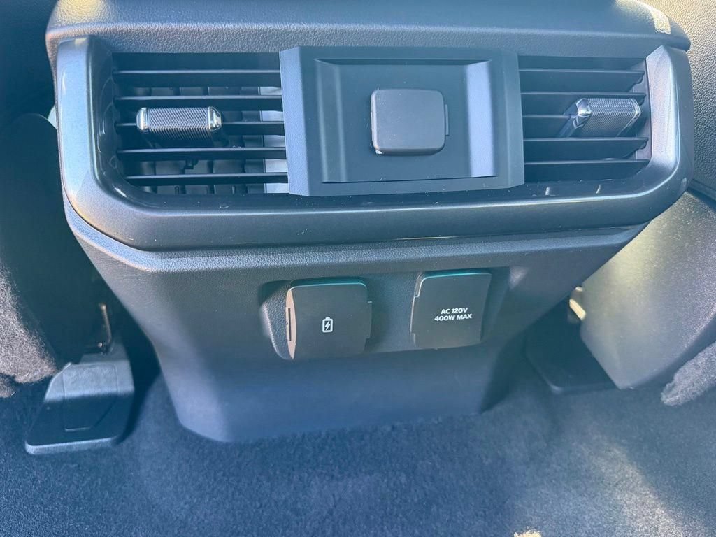 Used 2023 Ford F150 Lariat AWD/4WD image 15