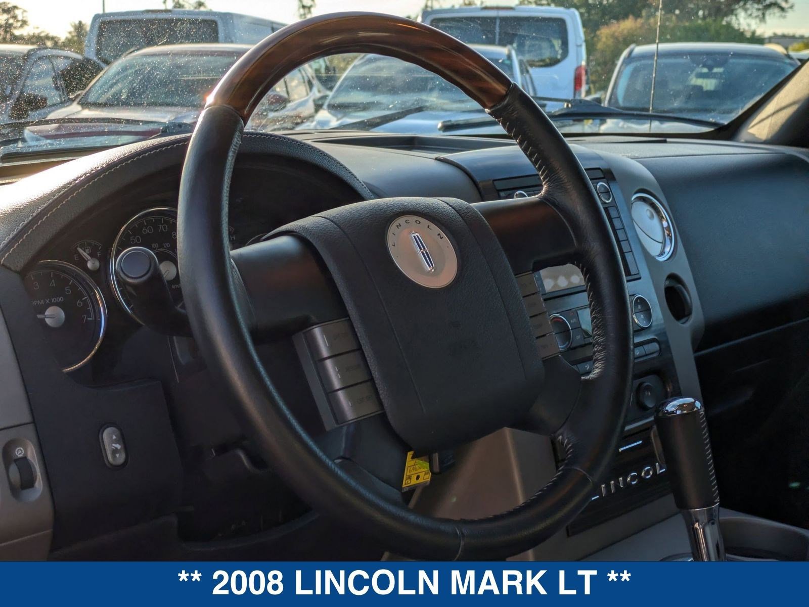 Used 2008 Lincoln Mark LT 4x4 image 19