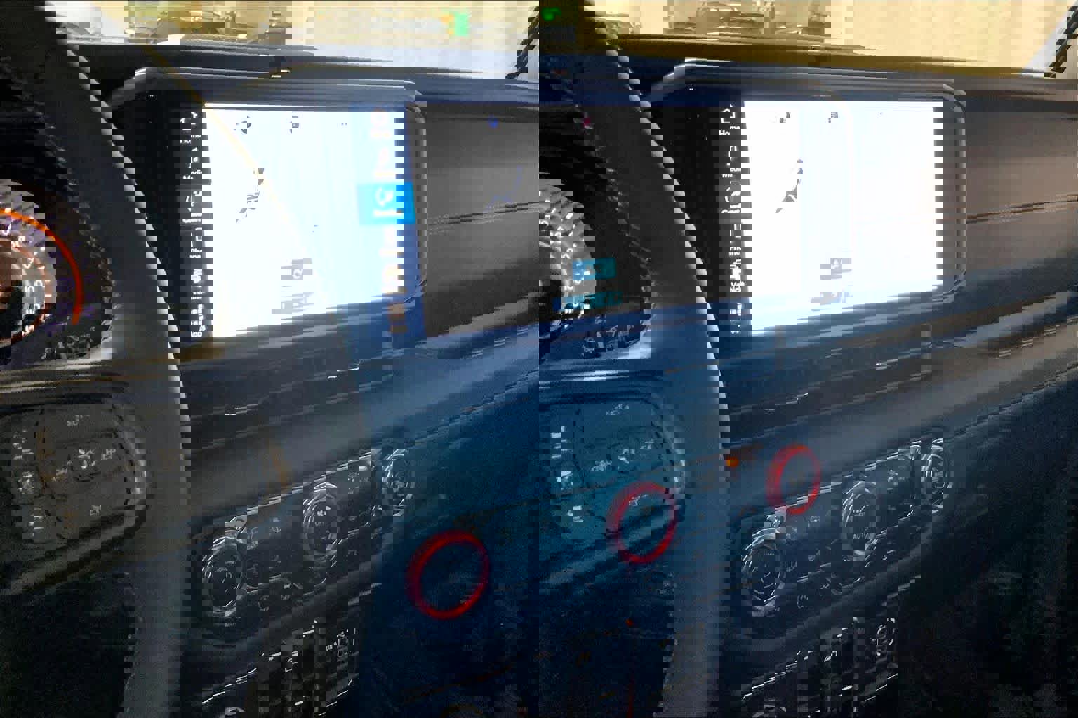 Used 2025 Jeep Gladiator Sport w/ Premium Package image 6