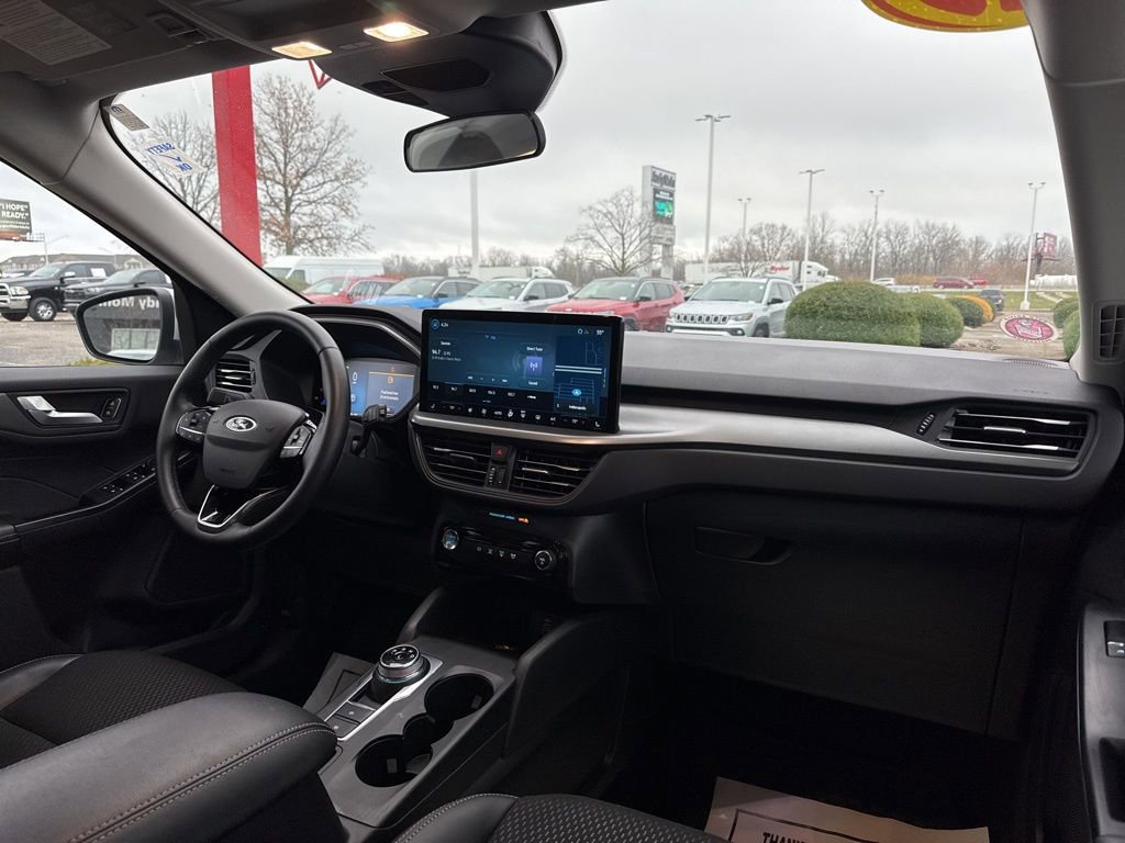 Used 2025 Ford Escape SE image 27