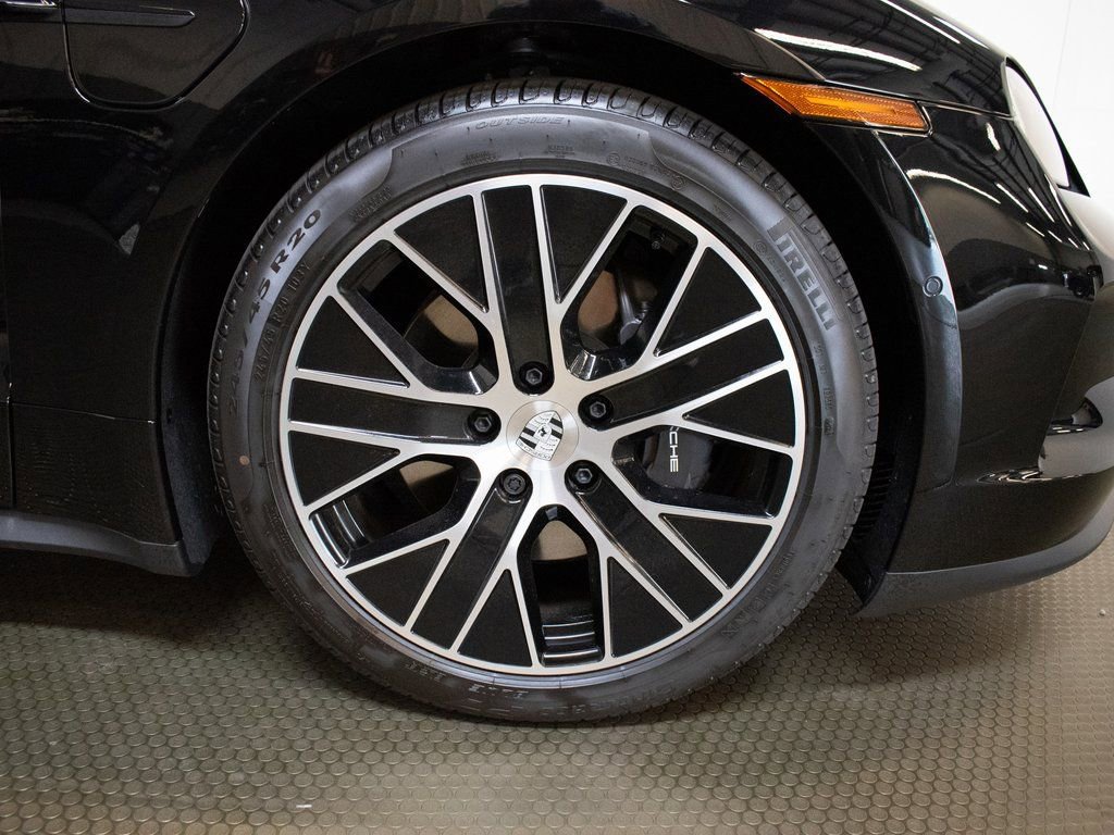 Used 2025 Porsche Taycan image 16