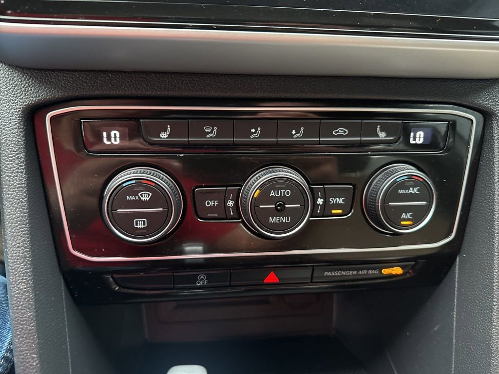Used 2022 Volkswagen Atlas Cross Sport SE image 34