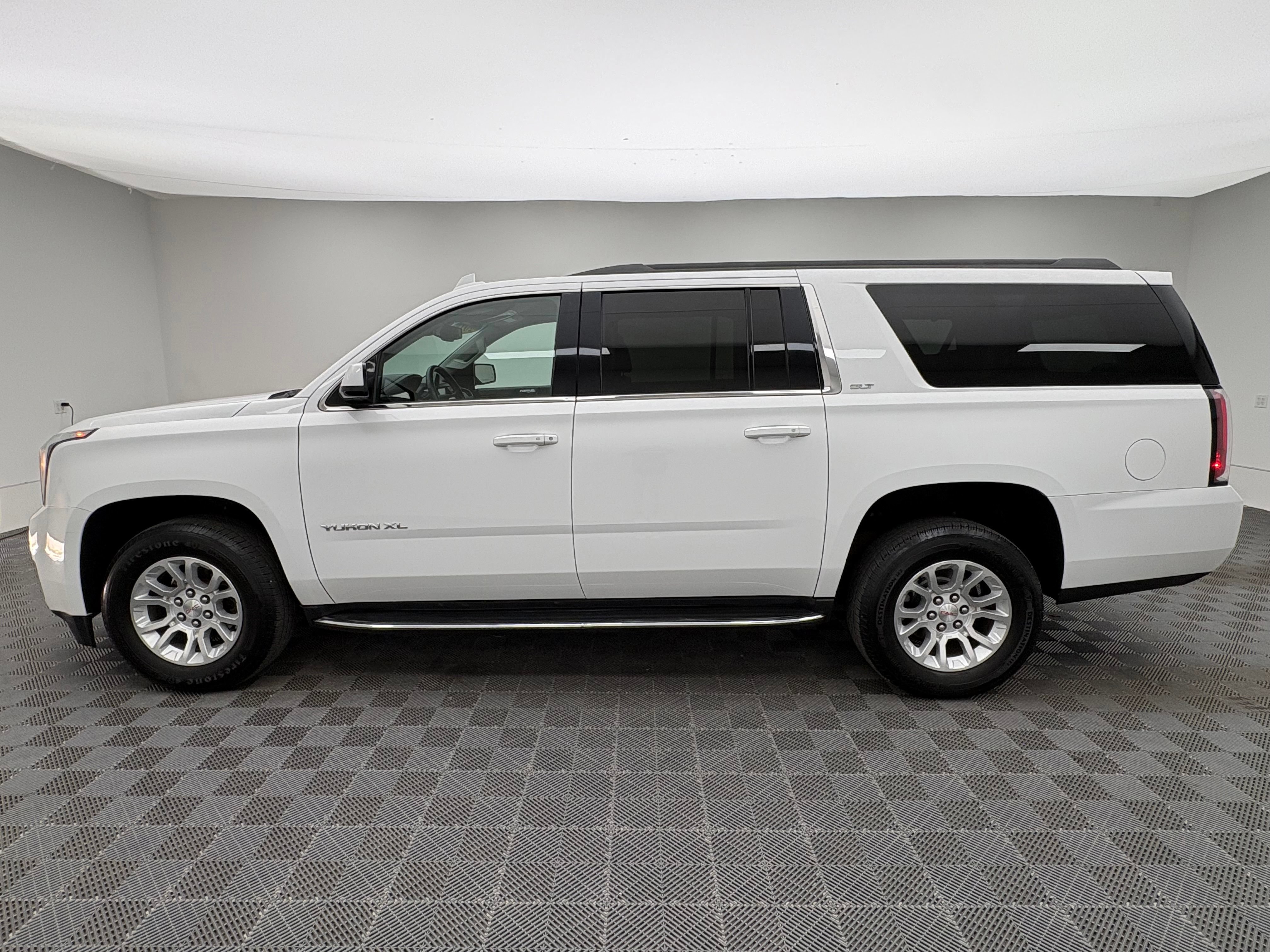 Used 2018 GMC Yukon XL SLT AWD/4WD image 14