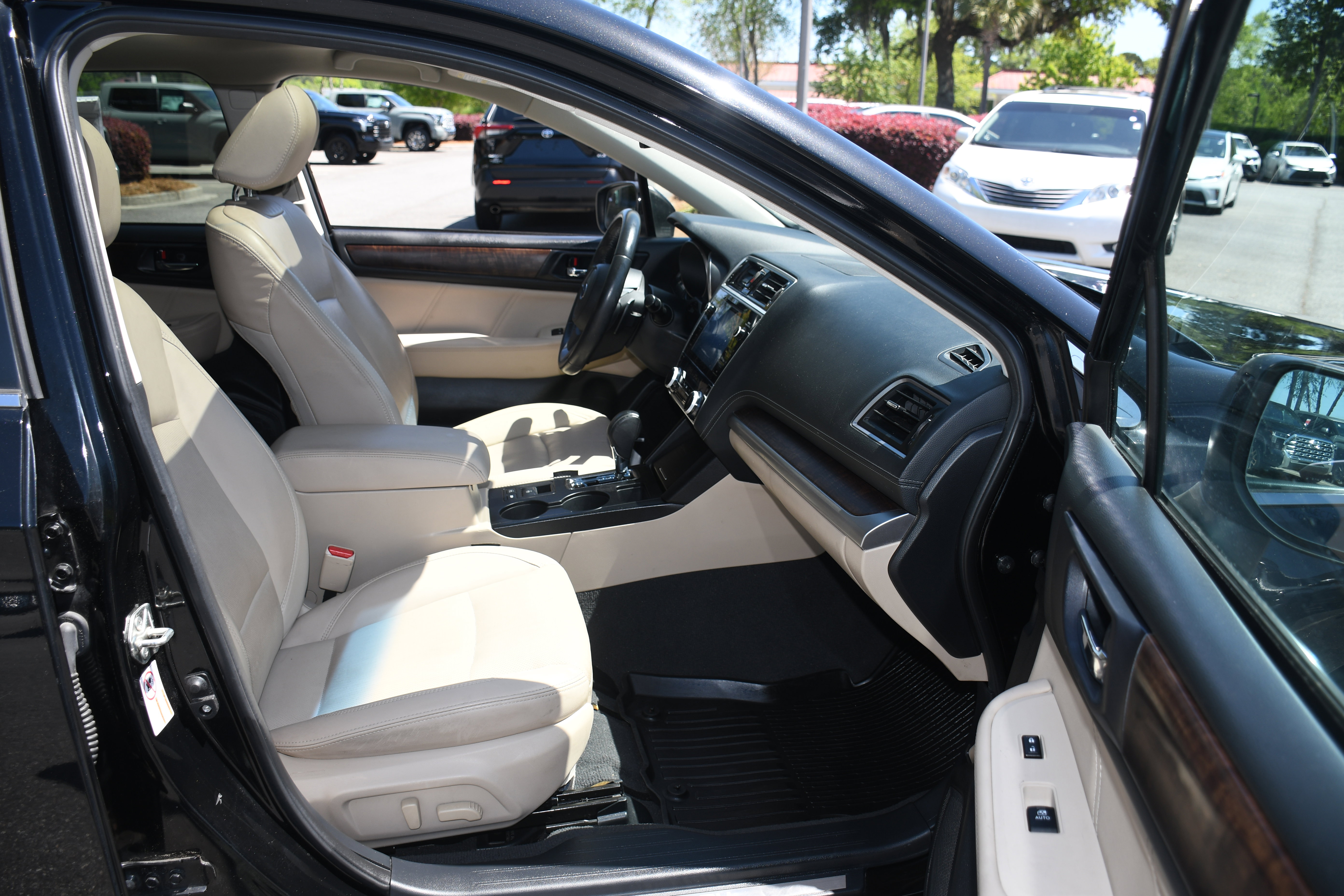 Used 2019 Subaru Outback 2.5i Limited w/ Popular Package #2 image 23