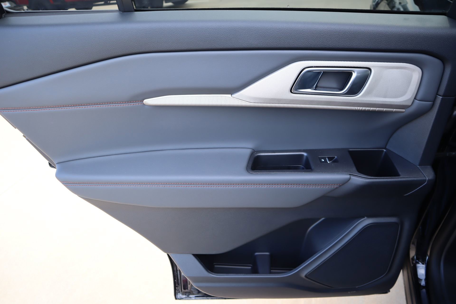 New 2026 Ford Explorer Active RWD image 19