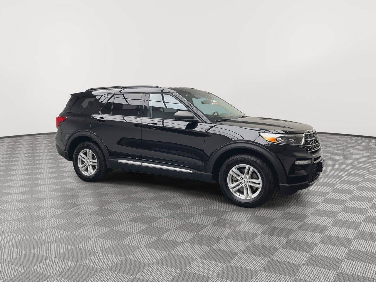 Certified 2024 Ford Explorer XLT w/ Equipment Group 202A AWD/4WD image 43