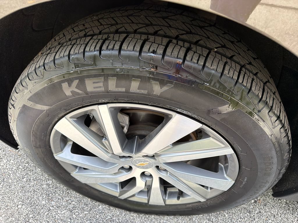 Used 2023 Chevrolet Equinox LT FWD image 29
