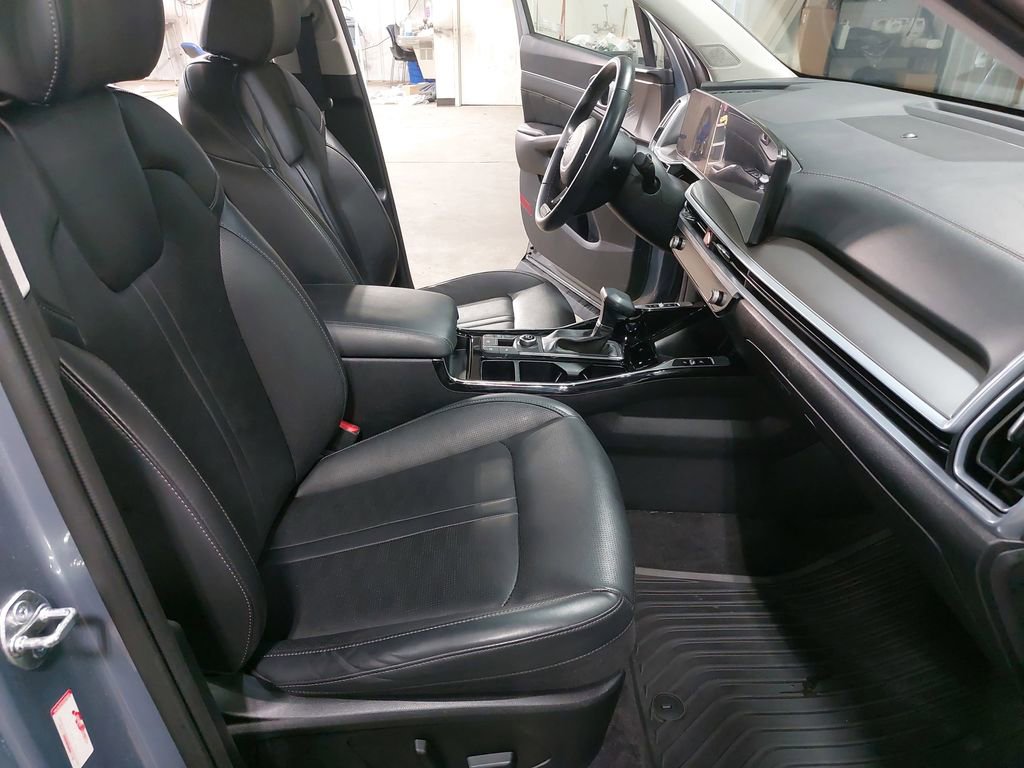 Used 2024 Kia Sorento SX image 10