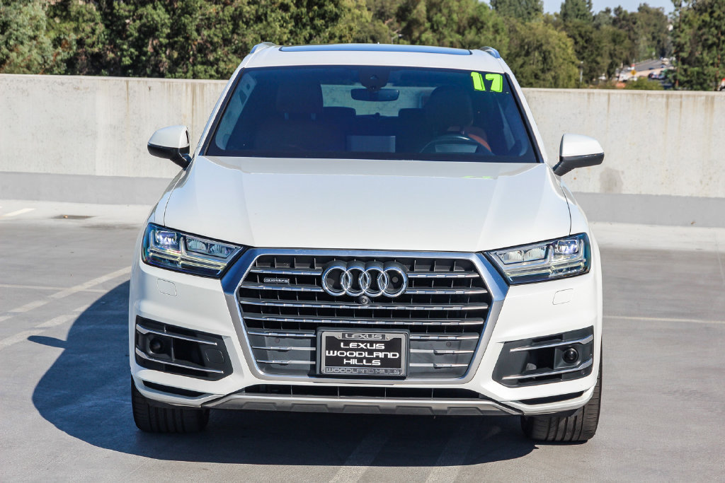 Used 2017 Audi Q7 3.0T Prestige w/ Prestige Package AWD/4WD image 2