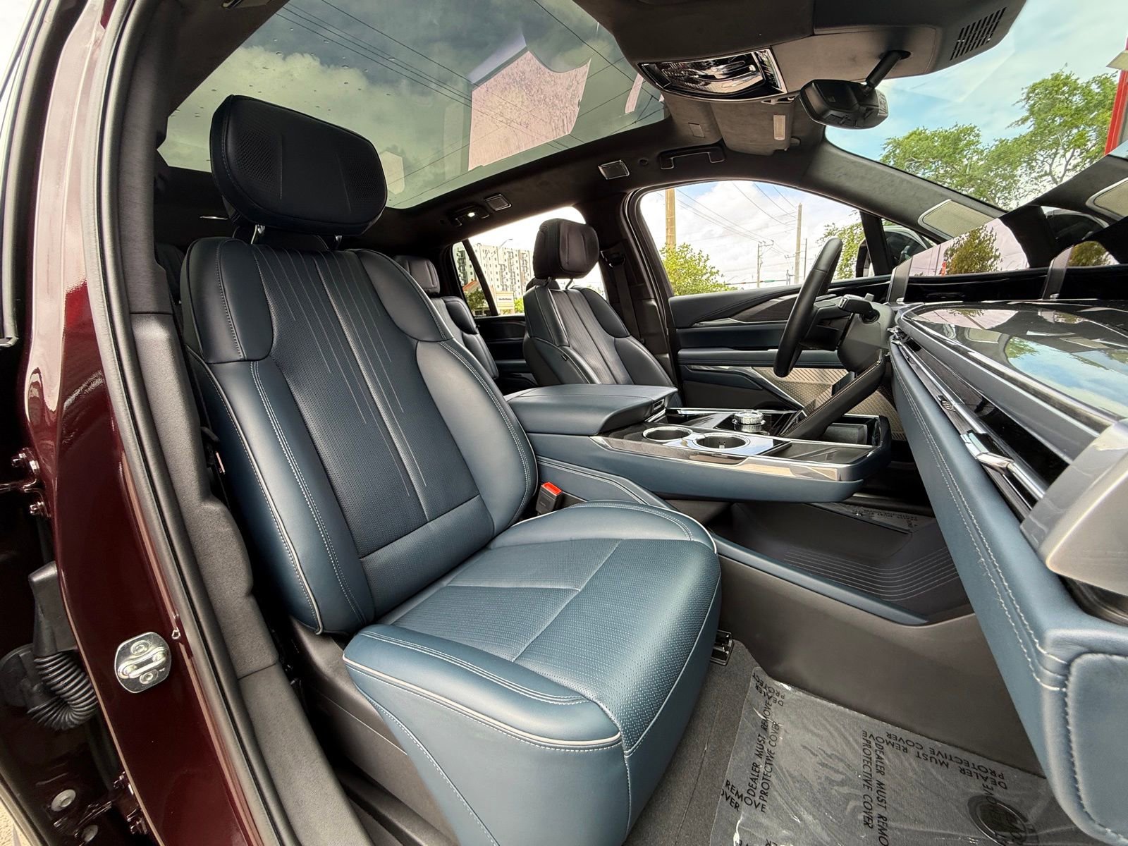 Used 2025 Cadillac Escalade IQ Luxury 2 w/ LPO, Premium Carpet Package image 24