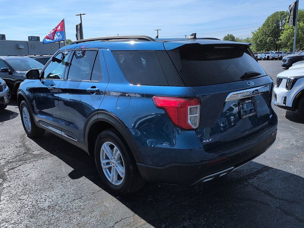 Used 2021 Ford Explorer XLT w/ Equipment Group 202A AWD/4WD image 5