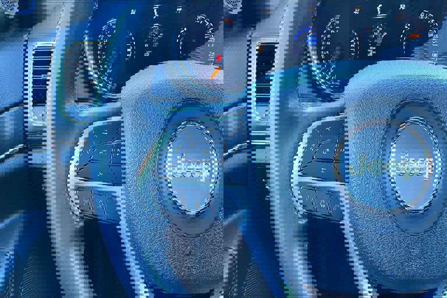 Used 2018 Jeep Grand Cherokee Limited image 23