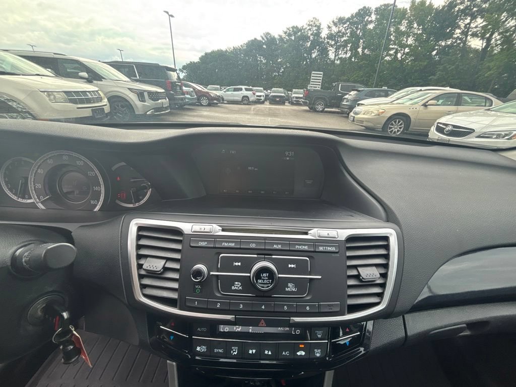 Used 2017 Honda Accord LX image 13