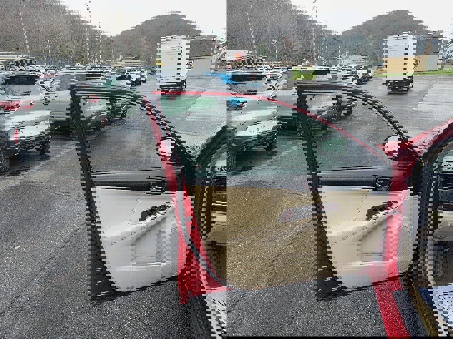 Used 2012 Toyota Camry XLE w/ Leather Pkg image 12