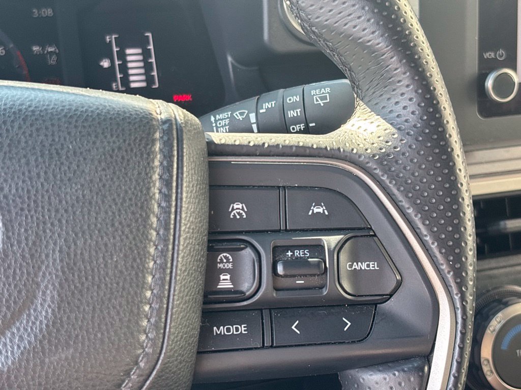 Used 2025 Toyota 4Runner SR5 AWD/4WD image 22
