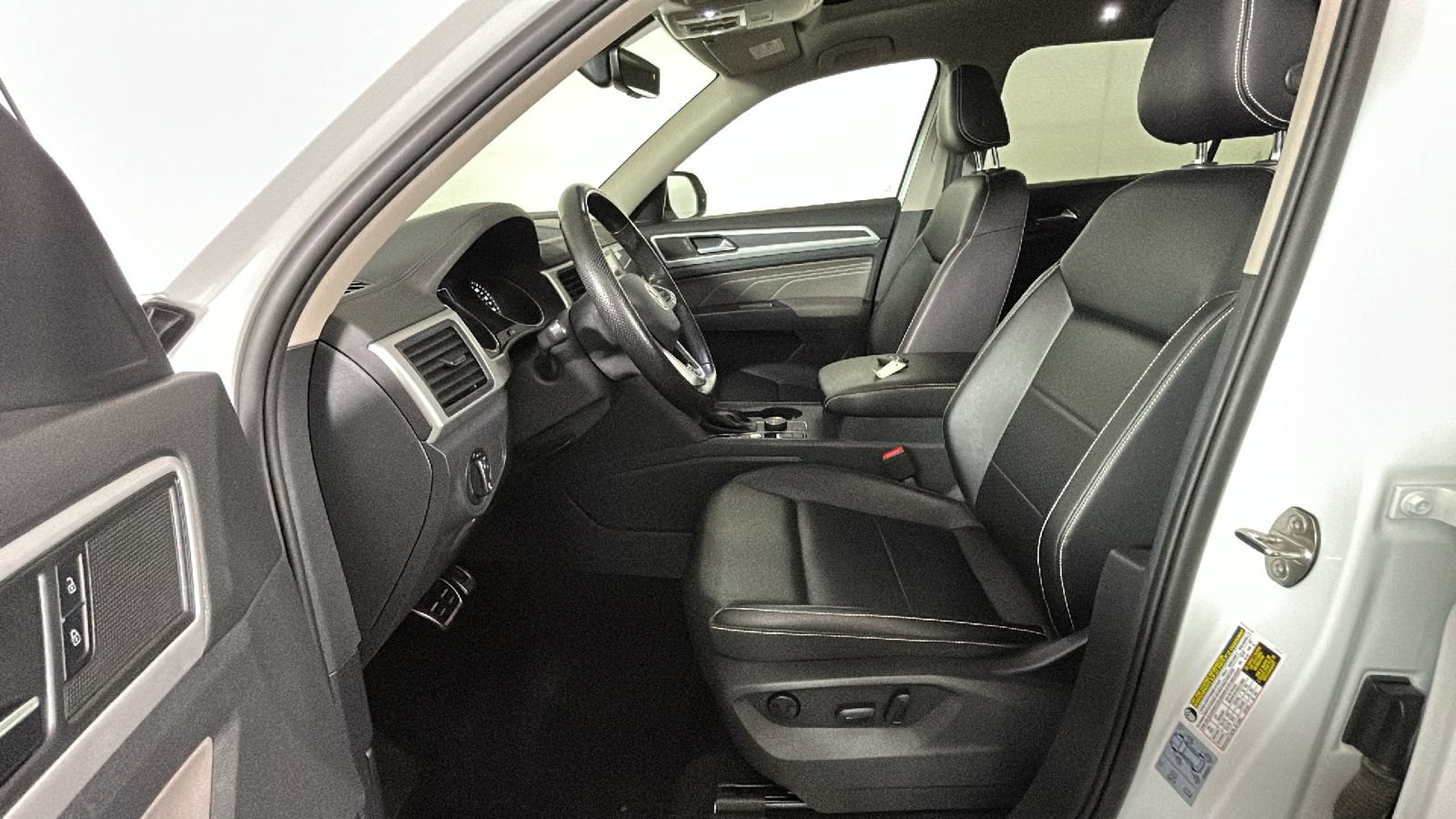 Used 2021 Volkswagen Atlas SE w/ Panoramic Sunroof Package AWD/4WD image 13