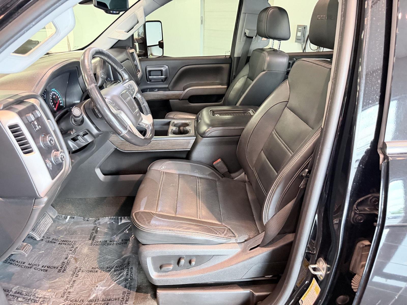 Used 2018 GMC Sierra 2500 Denali w/ Duramax Plus Package AWD/4WD image 34