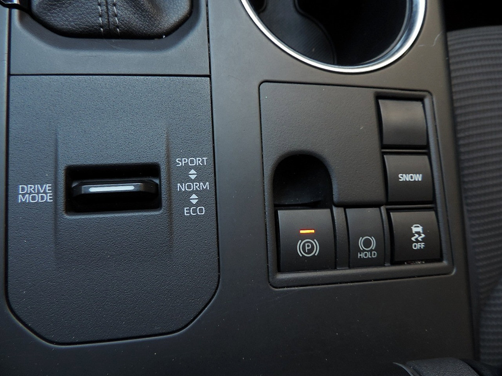 Used 2023 Toyota Highlander LE FWD image 24