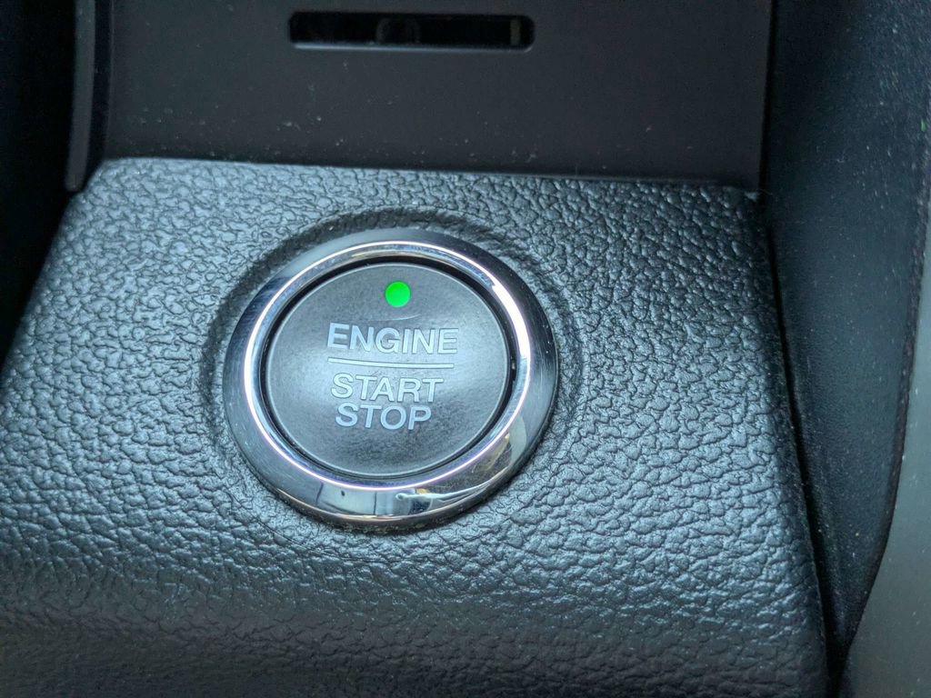 Used 2018 Ford F150 Lariat w/ Equipment Group 502A Luxury AWD/4WD image 31