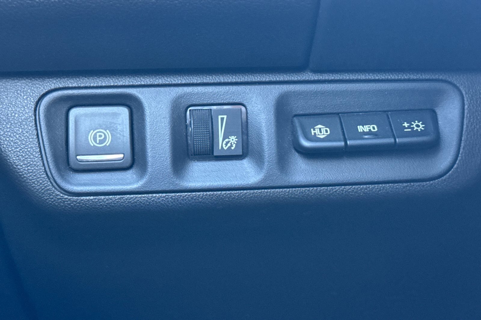 Used 2023 GMC Acadia Denali w/ Black Diamond Edition image 40