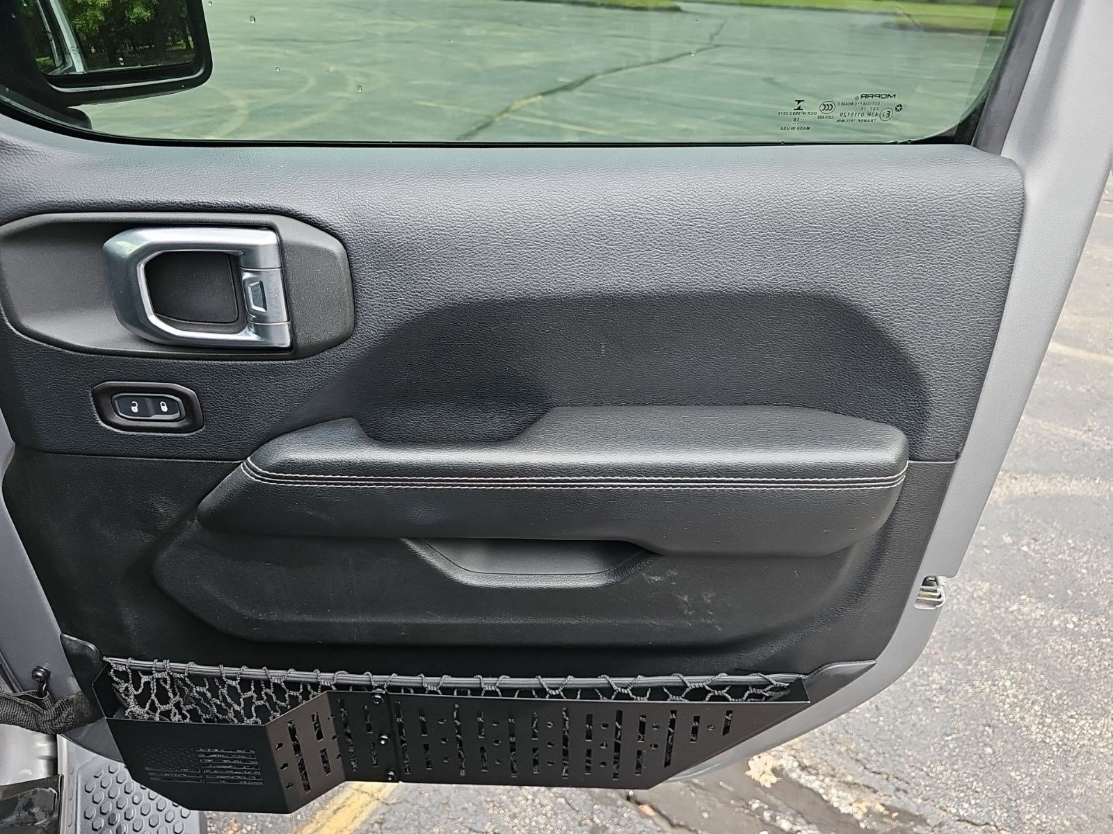 Used 2018 Jeep Wrangler Unlimited Sahara w/ Cold Weather Group AWD/4WD image 14